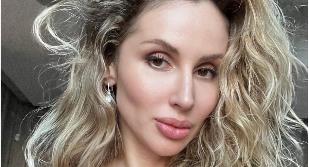 У всіх котики і собачки, а у неї кроль: Світлана Лобода привела свою Бусінку на знімальний майданчик 