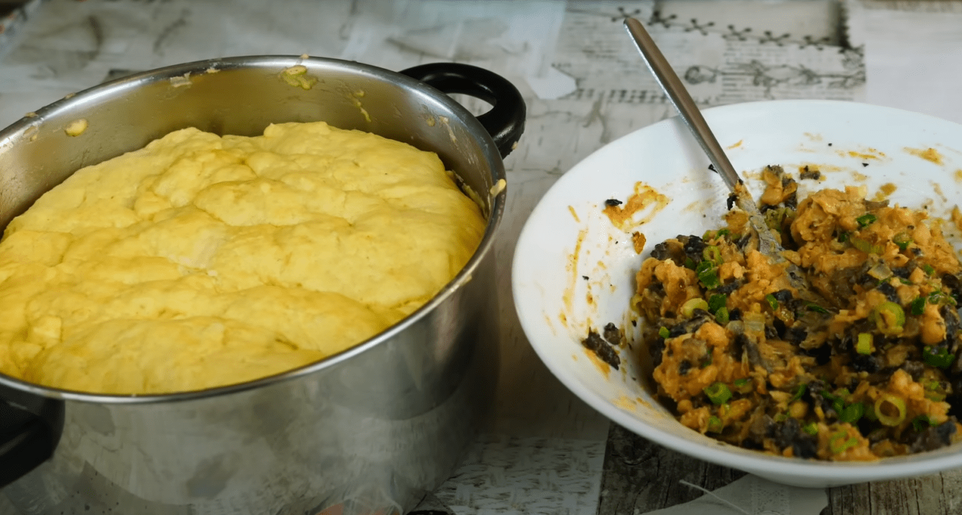 Рецепт смажених пиріжків з квасолею та грибами