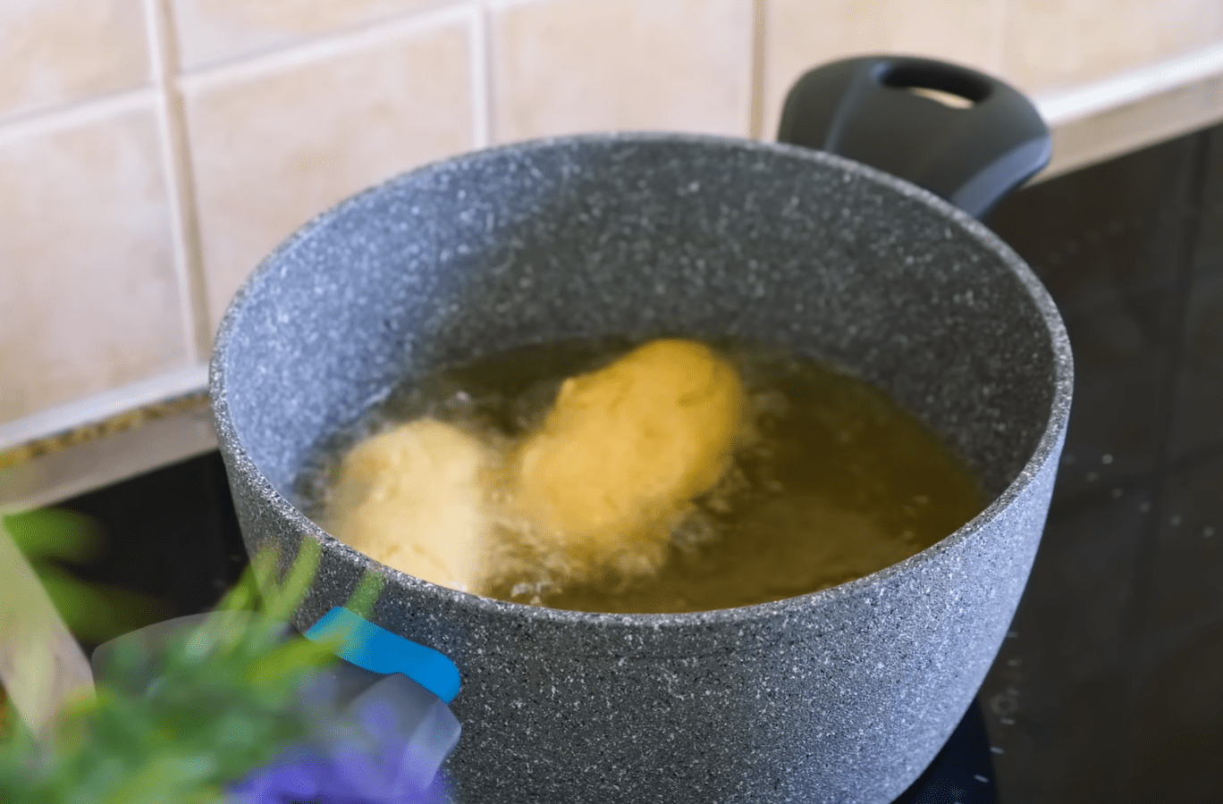 Рецепт смажених пиріжків з квасолею та грибами