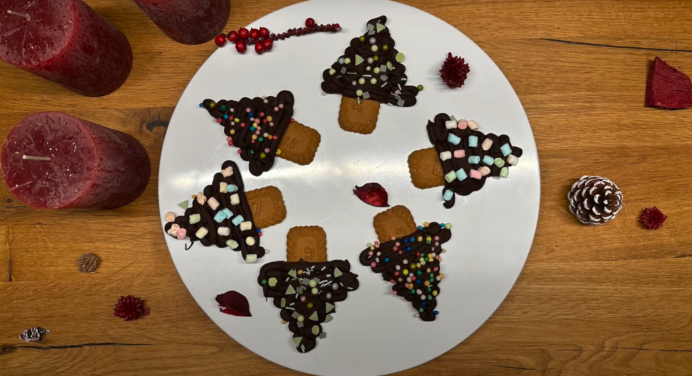 Найкращий рецепт на Новий рік: шоколадні ялинки без випікання. Елементарно просто і краще за будь-який торт 