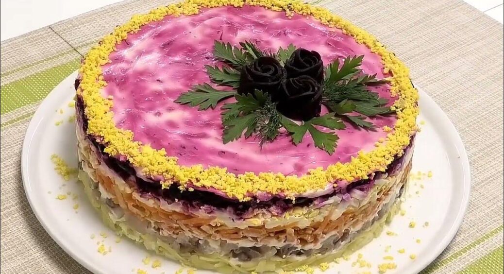 Ні грама оселедця у цій святковій “Шубі”: його замінить інший продукт – новий рецепт культової страви 