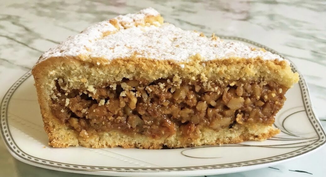 Смак цього горіхового пирога занурить у дитинство: простий у приготуванні десерт, який підкорить ваших дітей 