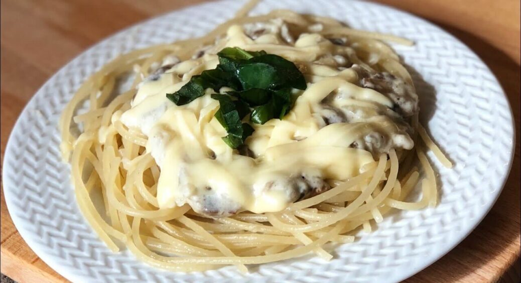 Вечеря на швидку руку: рецепт спагеті з вершково-грибним соусом, який дуже легко готувати – мінімум зусиль 