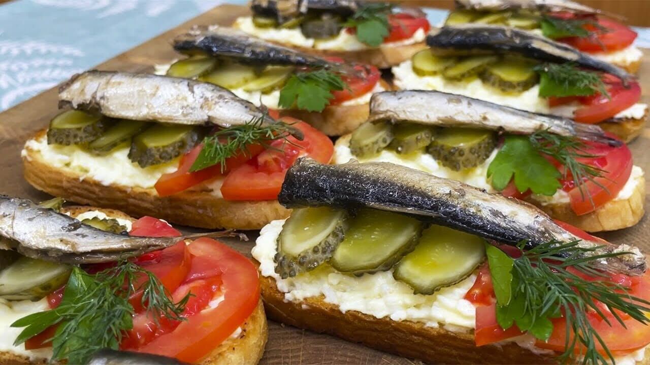 Приготуйте закуску з намазкою, яка прекрасно доповнить новорічний сті