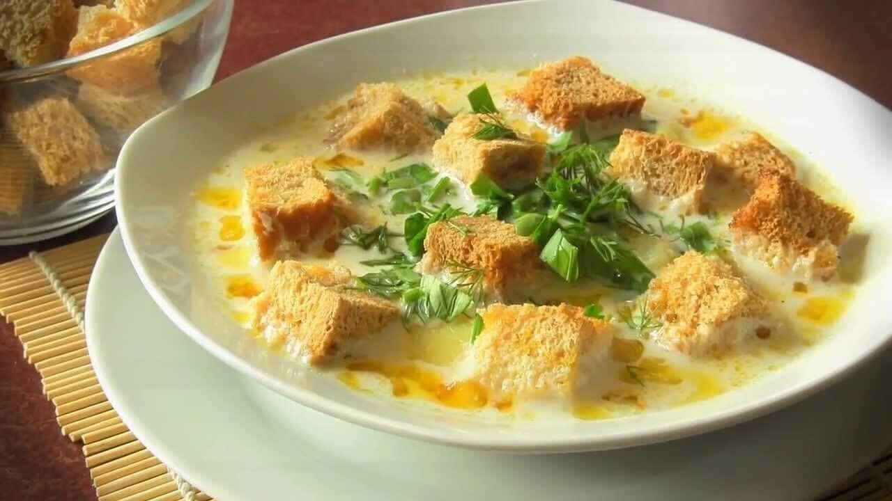 Рецепт ароматного сирного супу з куркою, перед яким неможливо встояти