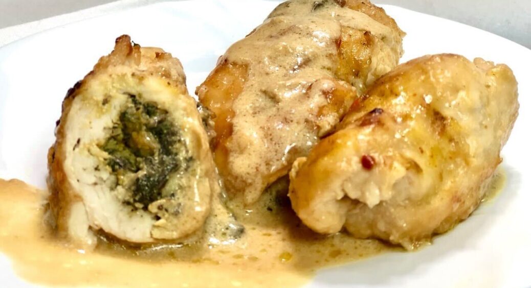 Ситна та оригінальна страва: готуємо курячі рулетики з грибами – цікаве поєднання та неймовірний смак 