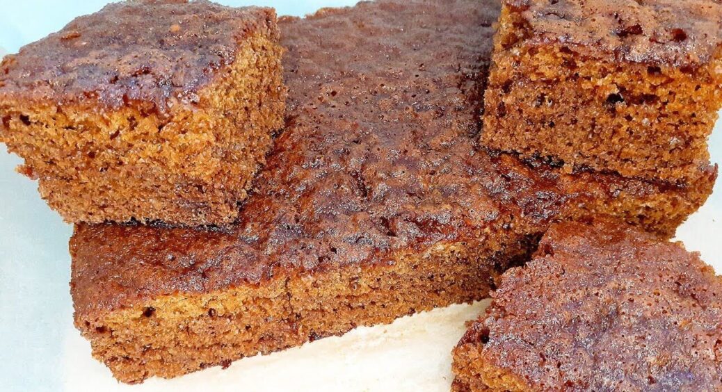 Швидкий медовий пиріг до чаю за лічені хвилини: просто змішайте всі інгредієнти та відправте у духовку 