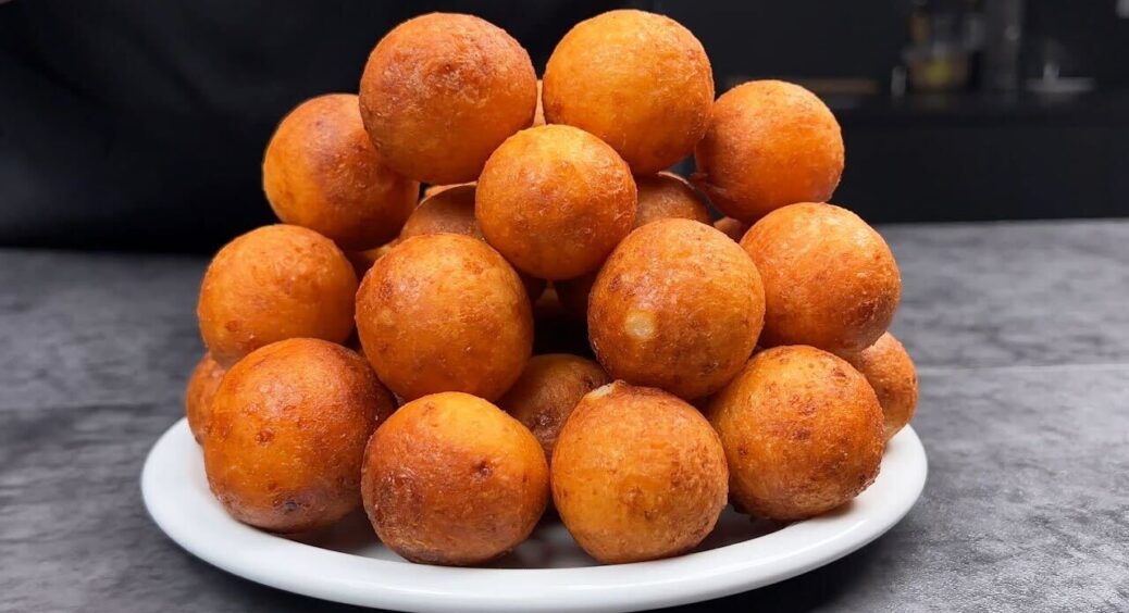 Пампушки з сирного тіста: ділимося рецептом мʼякої та ніжної страви. Дім наповниться неймовірним ароматом 