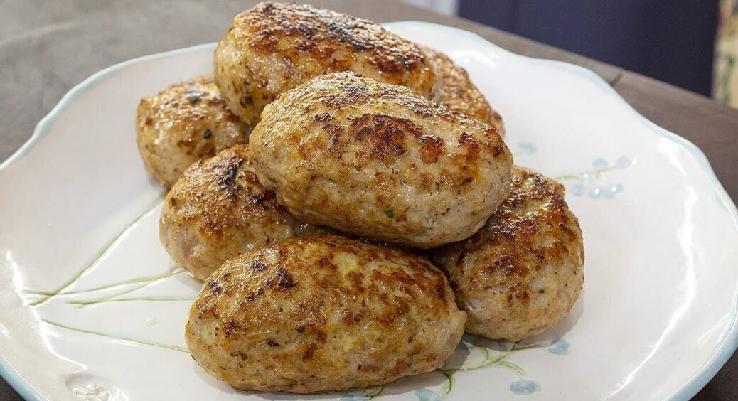 Так ви ще не готували: робимо курячі котлети по-новому з додаванням секретного інгредієнта. Такі соковиті 