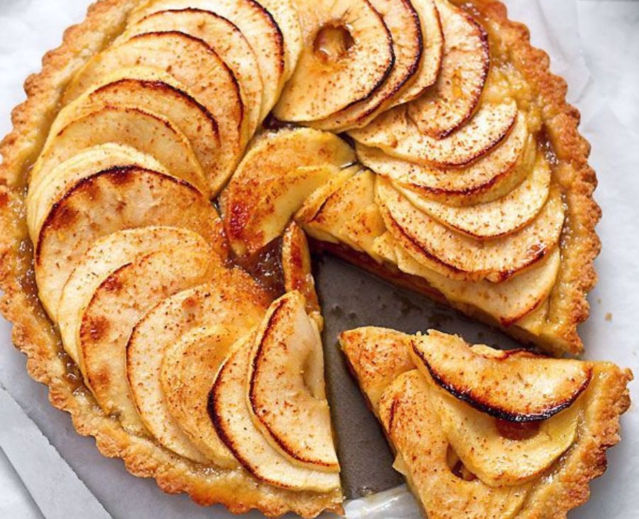 Рецепт домашнього сметанкового торта з яблуками та желе