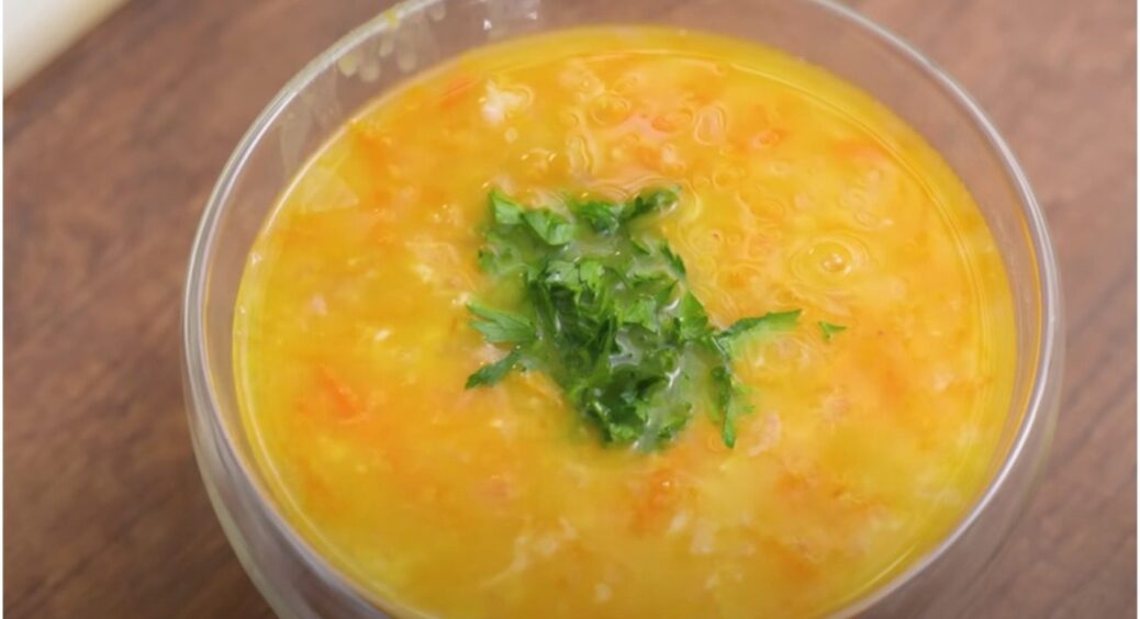 Не копченості: ось що додають у гороховий суп, щоб він вийшов насиченим і ароматним 