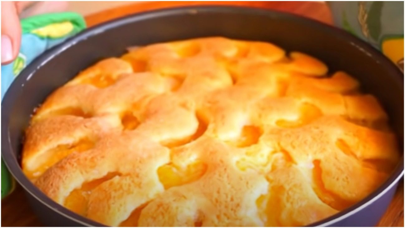 Рецепт соковитого та повітряного мандаринового пирога