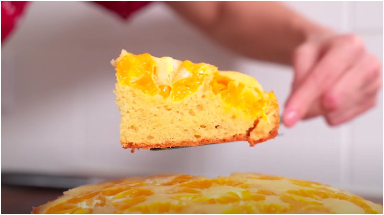 Рецепт соковитого та повітряного мандаринового пирога