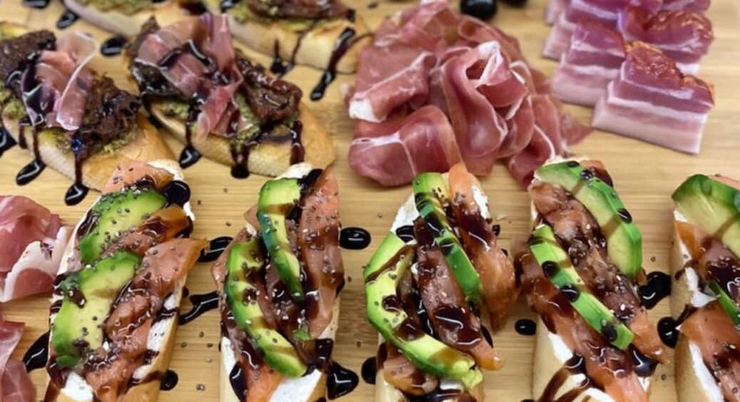 5 варіантів святкових бутербродів: найбільш ходова і проста закуска на день народження, Новий рік та інше 