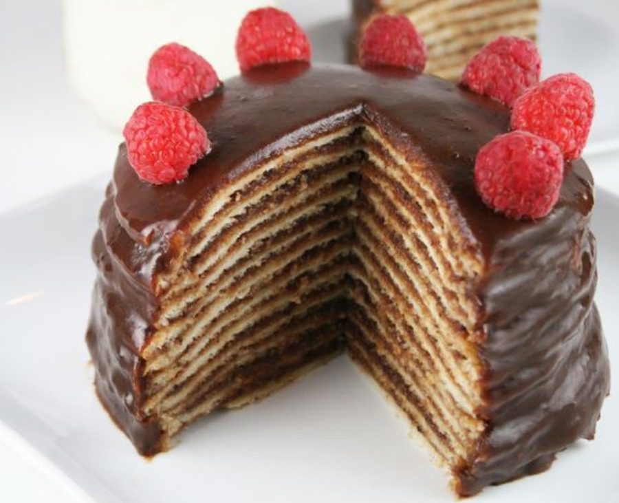 Рецепт торта з млинців на будь-який смак: простий на ніжний десерт