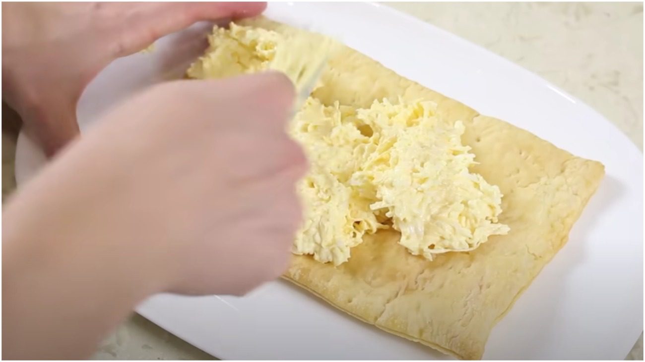 рецепт закускового крабового торта з листкового тіста