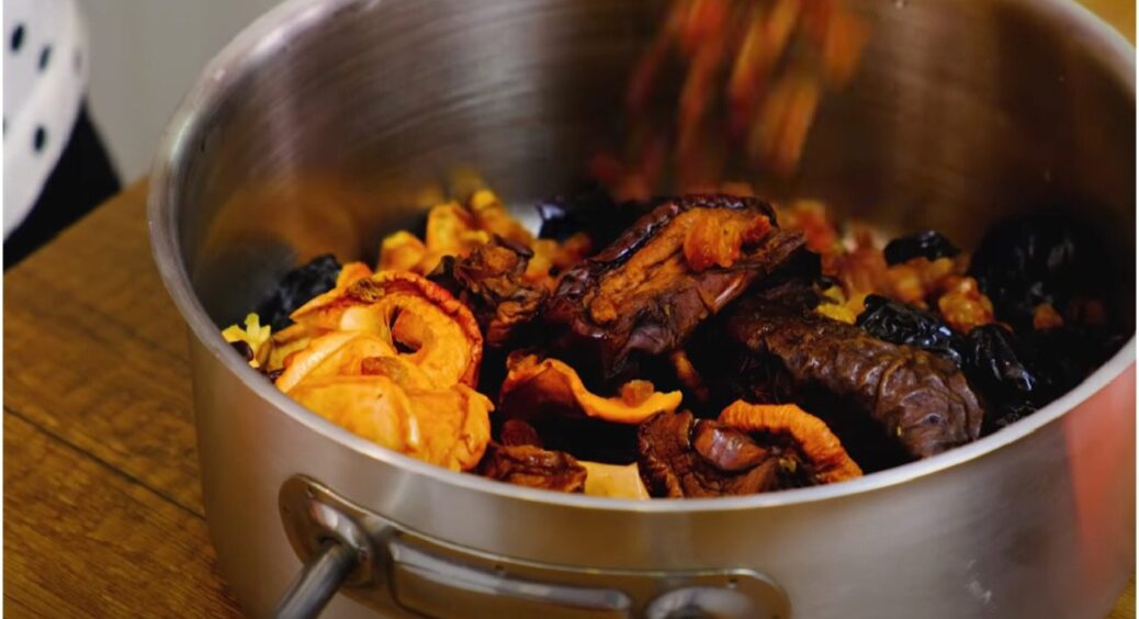 Узвар не буде кислити: 3 правила приготування сухофруктів, про які забувають молоді господині 