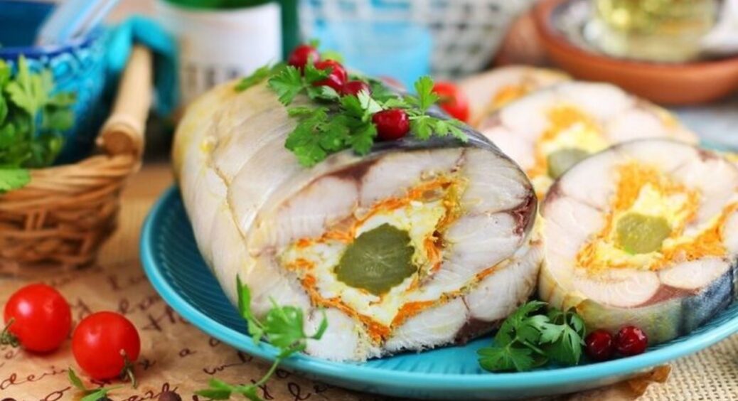Рецепт рулетів з фаршированої скумбрії на святковий стіл: страва, що розлетиться зі столу за лічені хвилини 