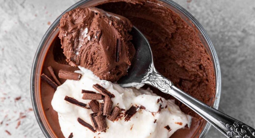 Рецепт шоколадно-сметанкового мусу: десерт на кожен день, що не потребує багато часу та сил 