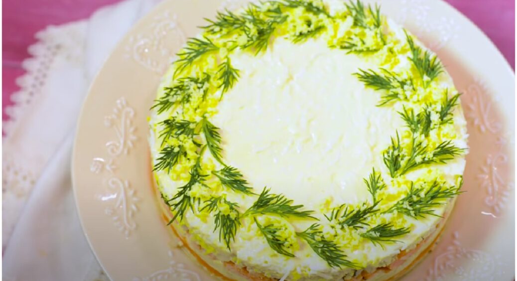 “Королівська Мімоза”: кулінари вдосконалили всіма улюблений салат – замінили лише один інгредієнт 