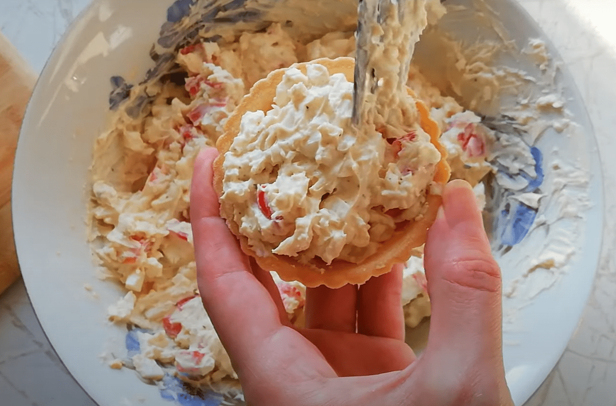 Рецепт приготування тарталеток з плавленим сиром та яйцями