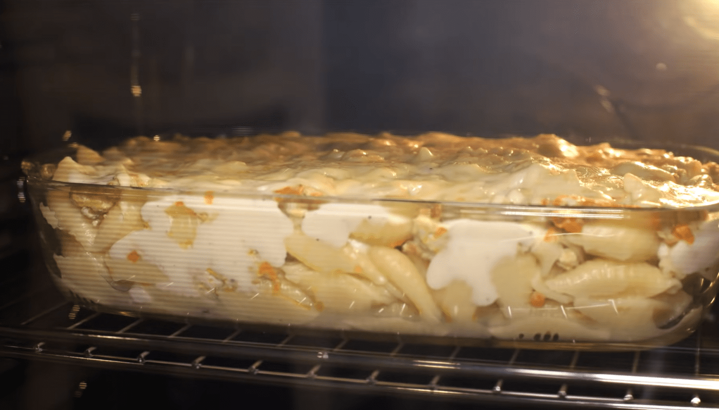 Рецепт приготування м'ясна запіканка з макаронами та соусом бешамель