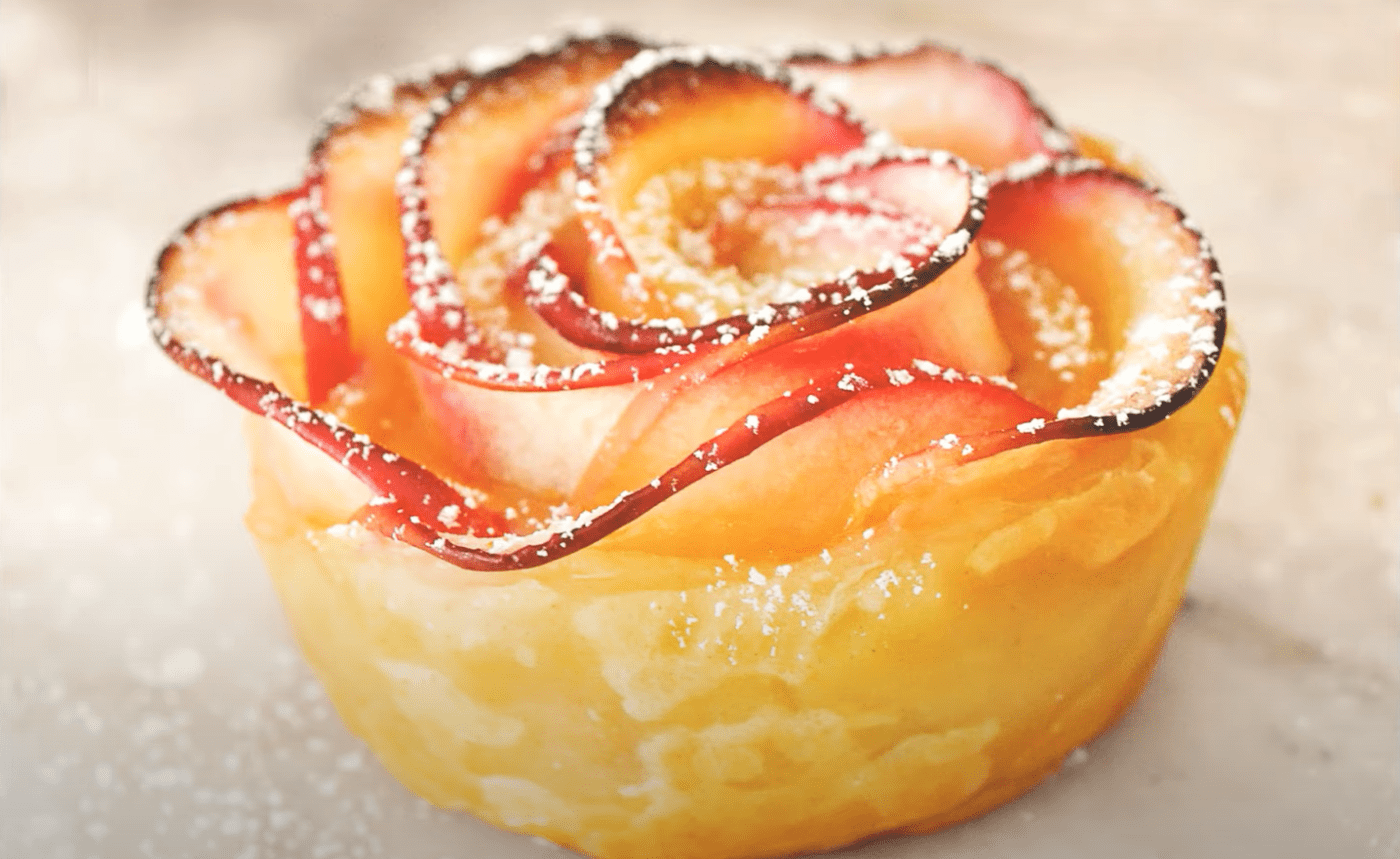 Рецепт приготування троянд з листкового тіста з яблуками