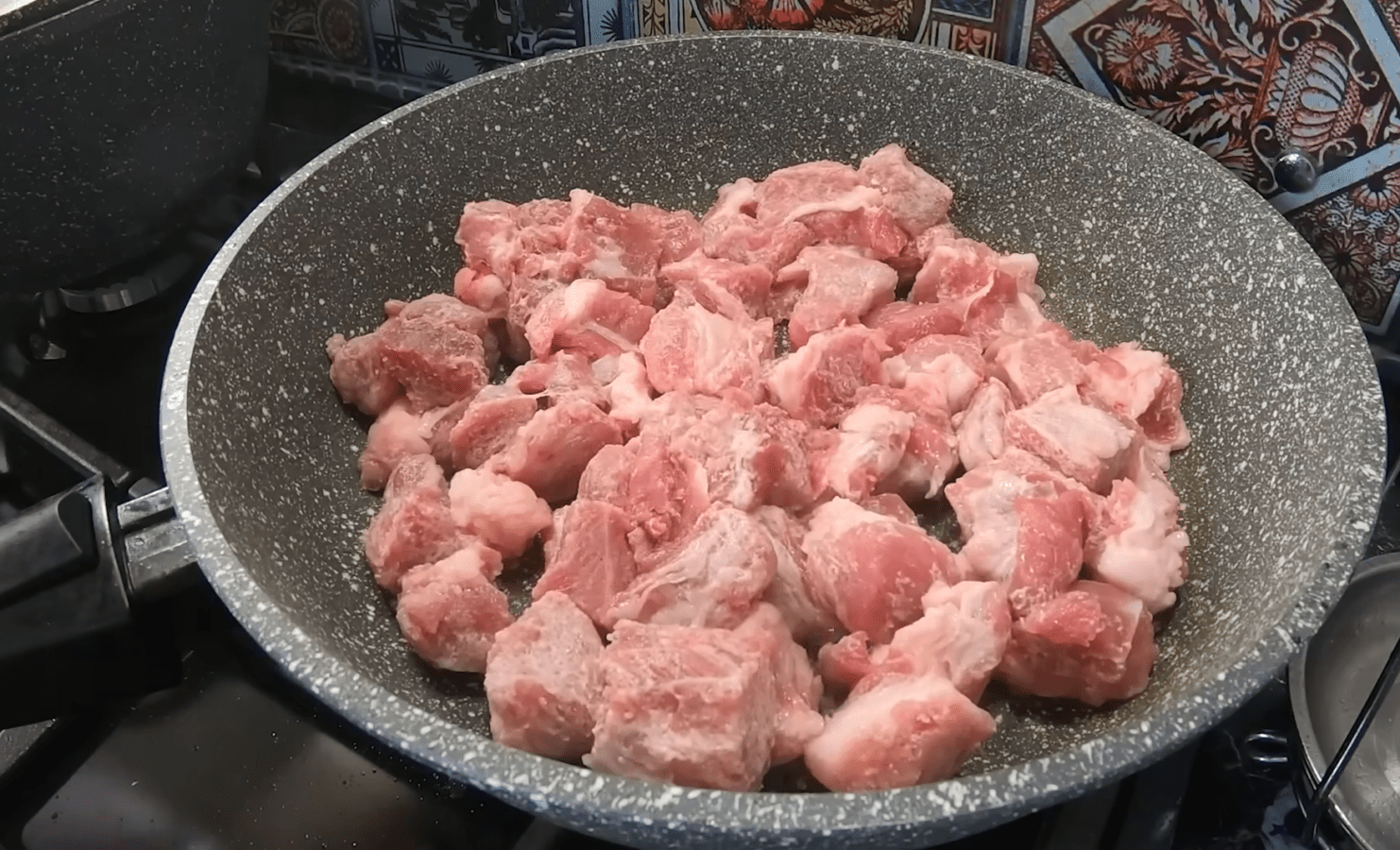 Простий рецепт приготування м'ясного гуляшу зі свинини