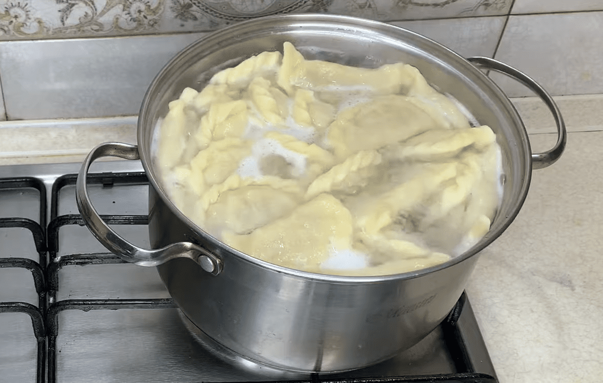 Рецепт приготування вареників с квашеною капустою