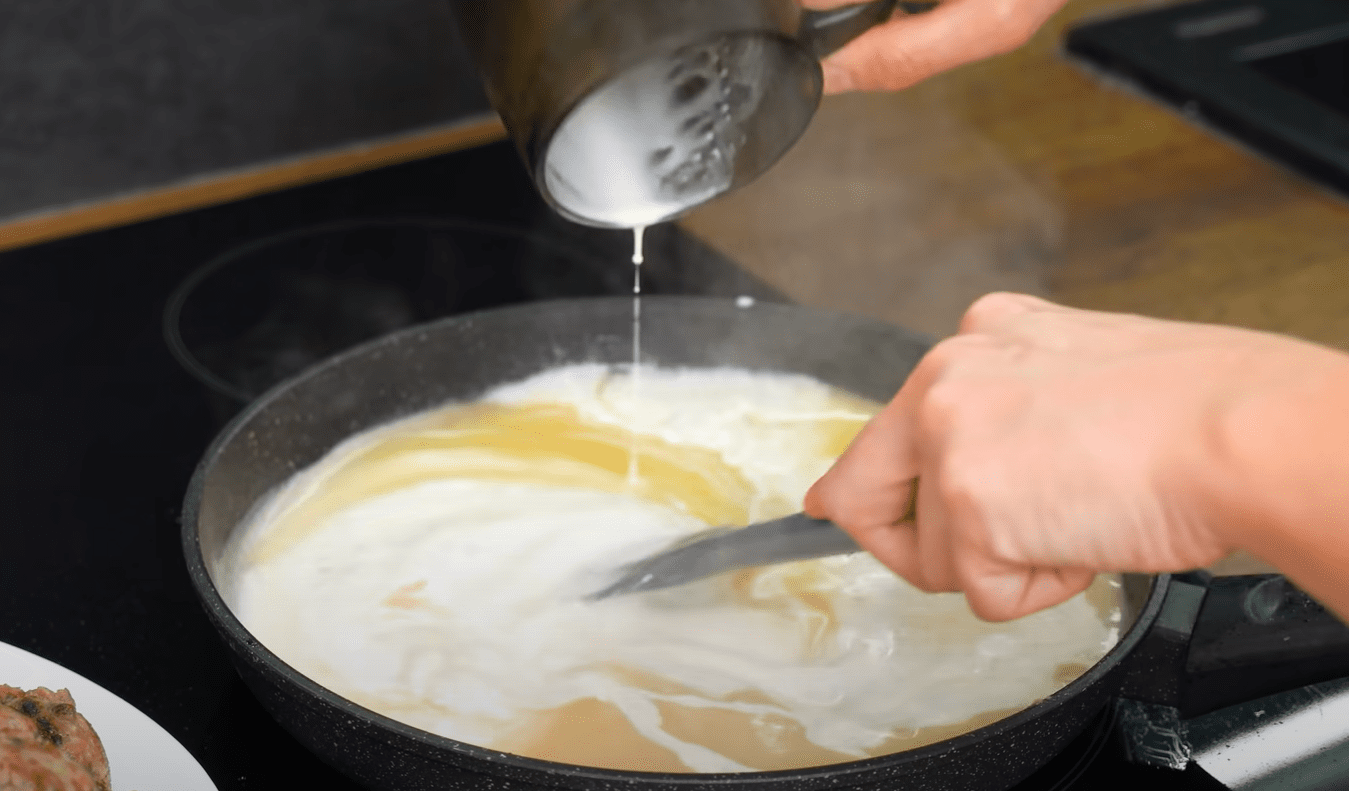 Рецепт приготування фрикадельок у вершковому соусі. Фото АліниFooDee