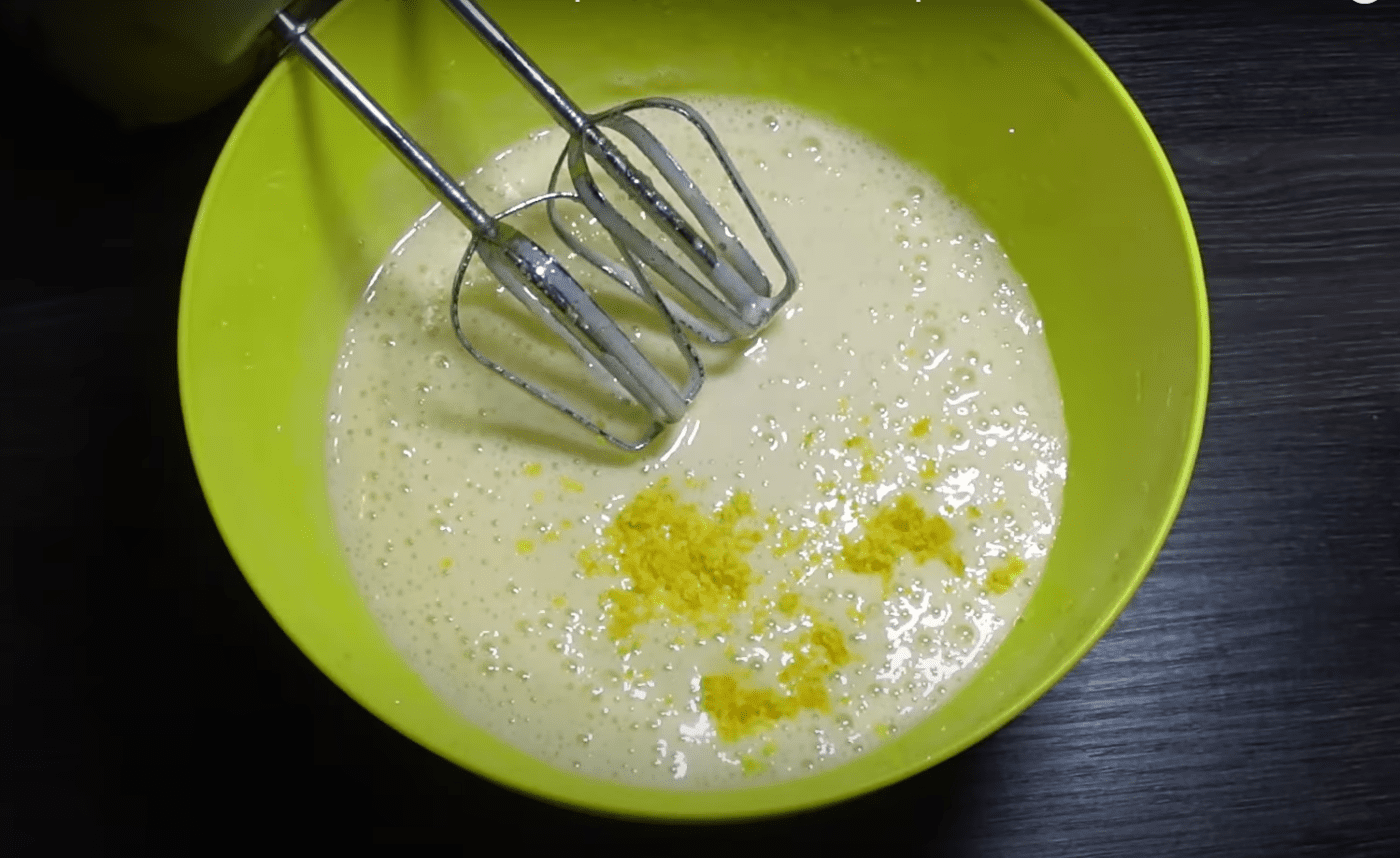 Рецепт приготування пишної шарлотки з апельсинами