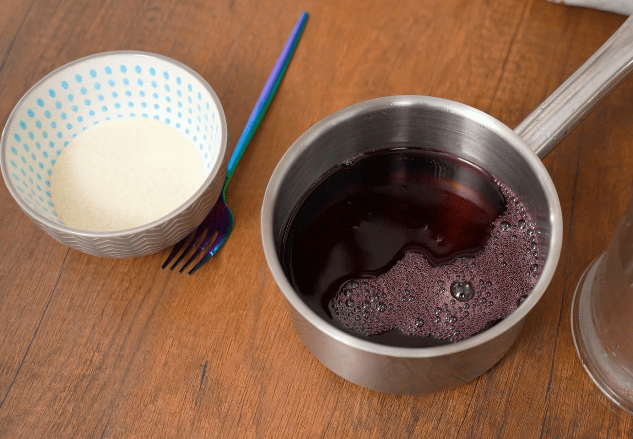Рецепт приготування солодкого мусу з манки та соку/фото Аліни FooDee