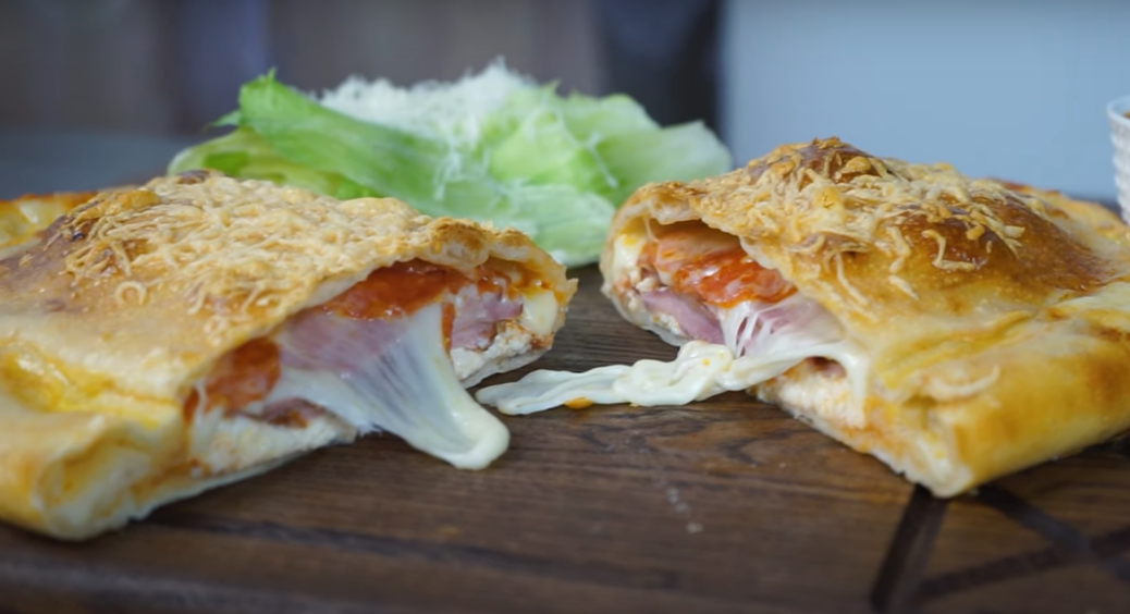 Значно краще за ресторанну страву: домашня закрита піца “Кальцоне”, рецепт якої запам’ятається назавжди 