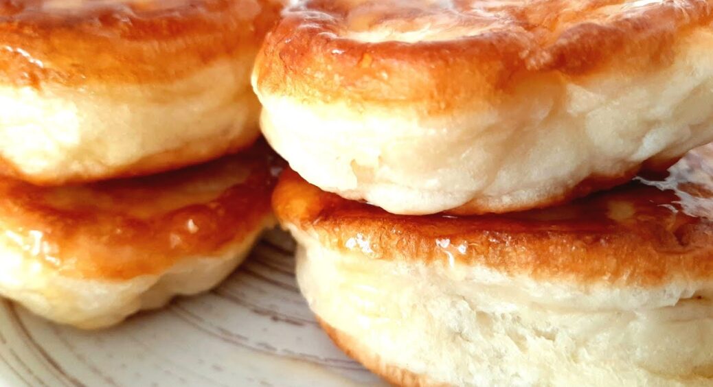 3 хитрощі приготування, щоб оладки були високими, не вбирали олію та не були “хлібними”: завжди будуть вдалі 