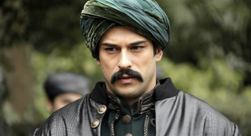 “Моєму Керему виповнився рік”: красень Балі-бей Бурак Озчивіт показав молодшого сина від Фахріє Евджен 