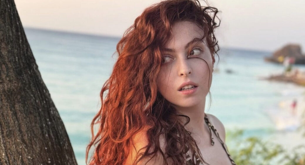 Молода і вагітна: дочка Олі Полякової Маша вразила мережу величезним животом – співачка буде бабусею? 