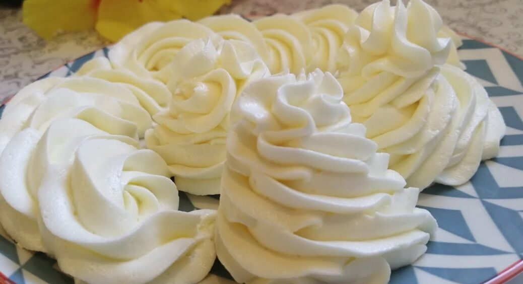 Легендарний крем 80-х років зі смаком Пломбіру: без вершків і дорогого крем-сиру, а виходить дуже смачно 