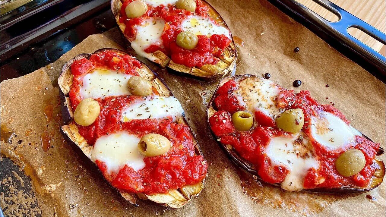 Блогер поділився дуже смачним рецептом запечених баклажанів із часником