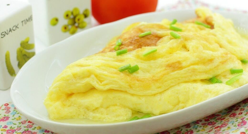 Замість масла і вершків додаю в яєчний омлет ось це: смачний навіть коли охолонув 