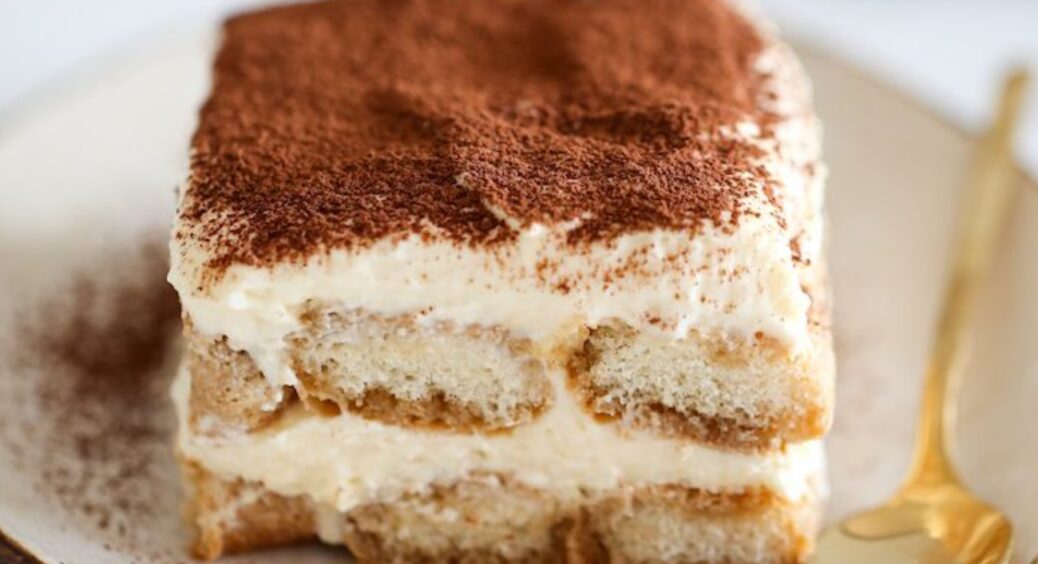 Найкращий рецепт домашнього торта Тирамісу: десерт, що готується швидко і просто – гості будуть задоволені 