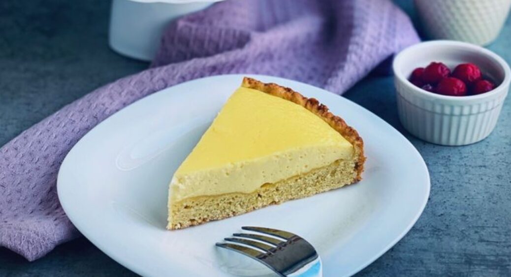 Рецепт пирога зі сметанковою начинкою: домашній десерт, що смакує краще за американські чизкейки 