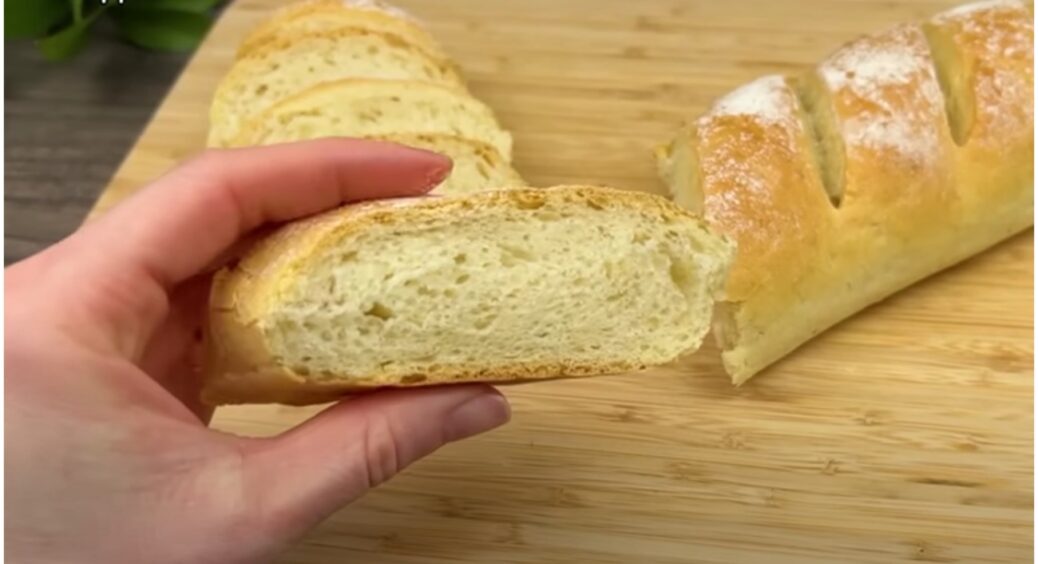 Французький багет за 5 хвилин: найшвидший рецепт хліба як альтернатива покупному. З намазкою смакує бомбічно 