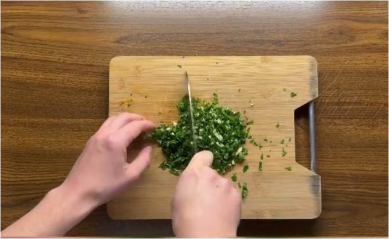 Як приготувати смачне овочеве рагу з невеликим шматочком м'яса