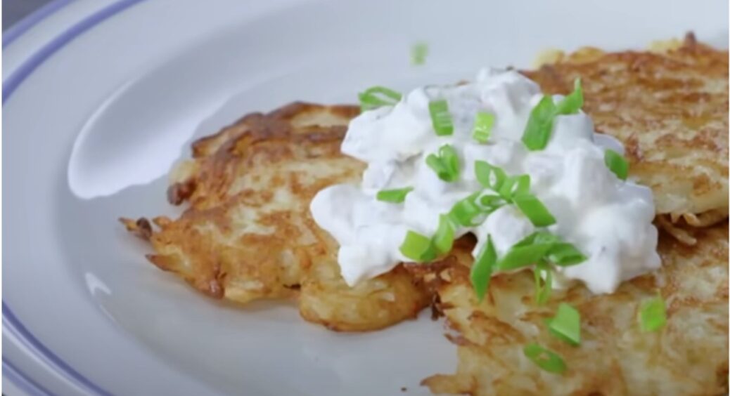 Ці два інгредієнти зроблять зі звичайних дерунів ресторанну страву: буде у 100 разів смачніше класичних 