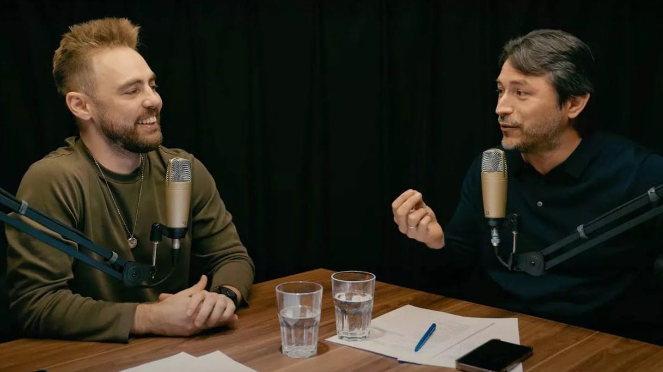 Комік Антон Тимошенко в розмові з Сергієм Притулою потролив зірок-втікачів