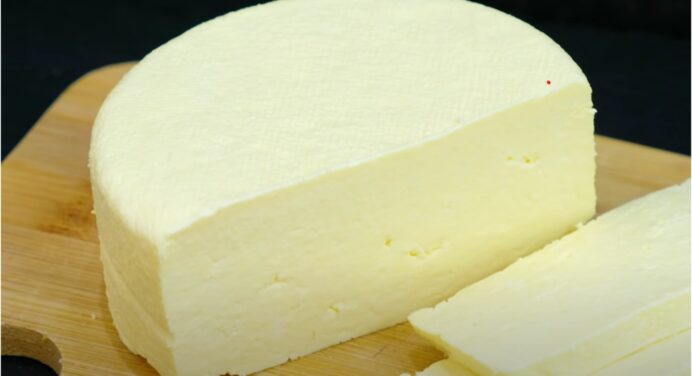 Досить купувати в магазині! Зробіть самі цей ніжний сир – всього 3 інгредієнти та 10 хвилин вашого часу 