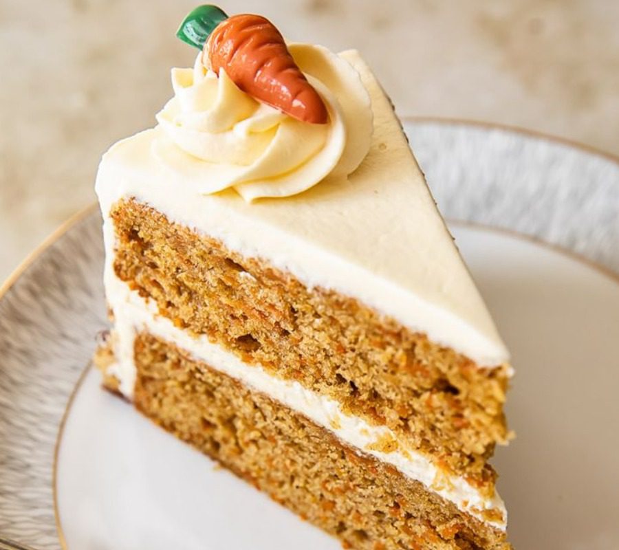 Рецепт морквяного торта зі сметанковим кремом: ідеальний варіант до свята