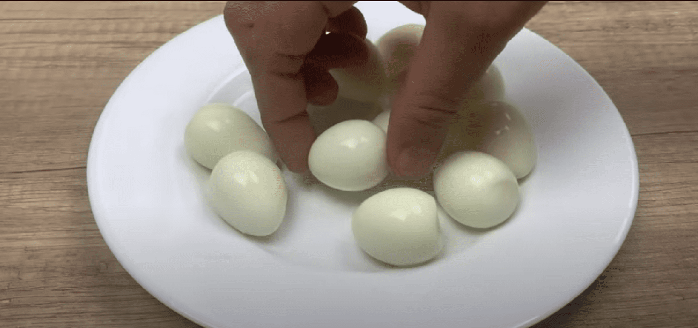 Простий рецепт котлет з перепелиним яйцем