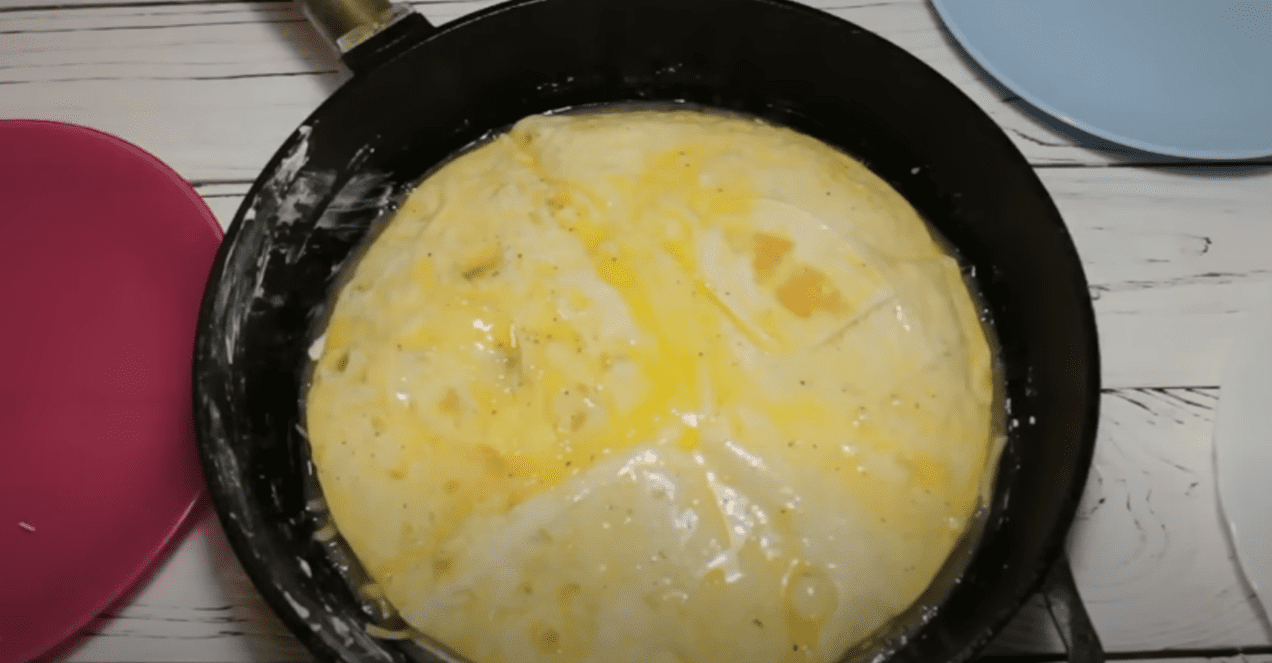 Рецепт сніданку з лаваша на сковороді за 5 хвилин 