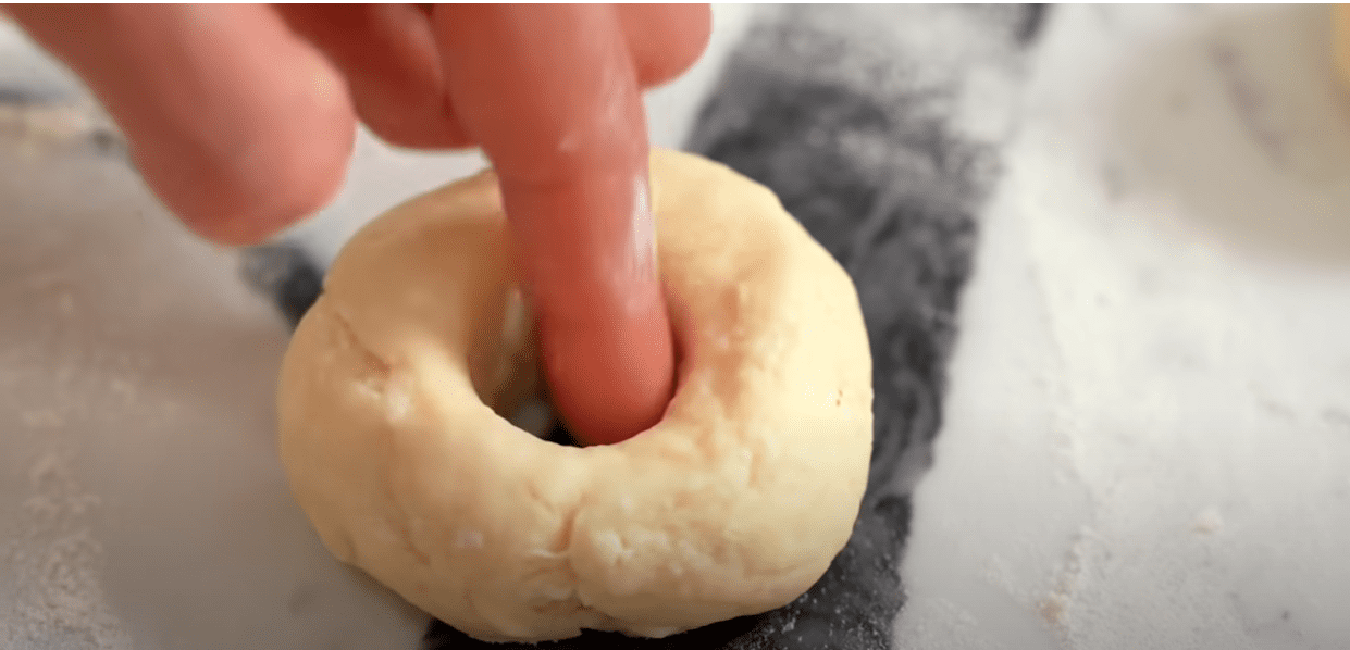 Як зробити ідеальне тісто для булочок і бубликів